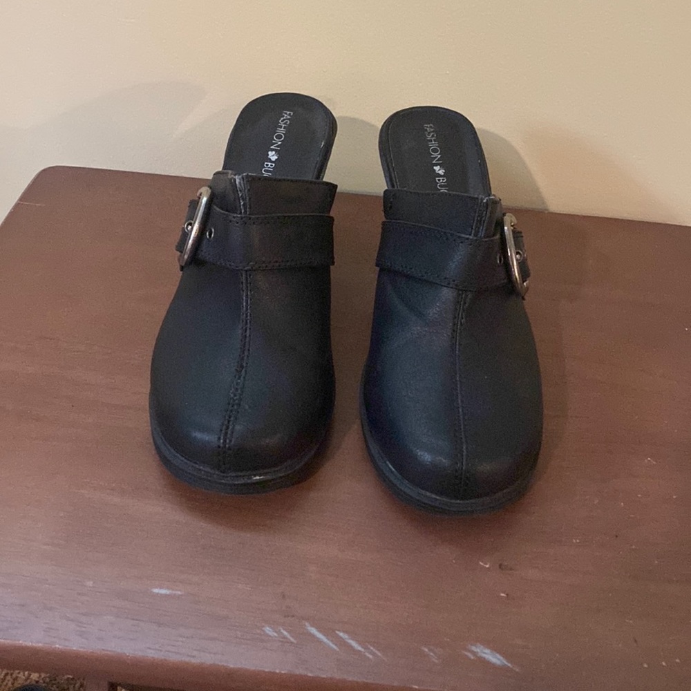 Black mule 8 1/2